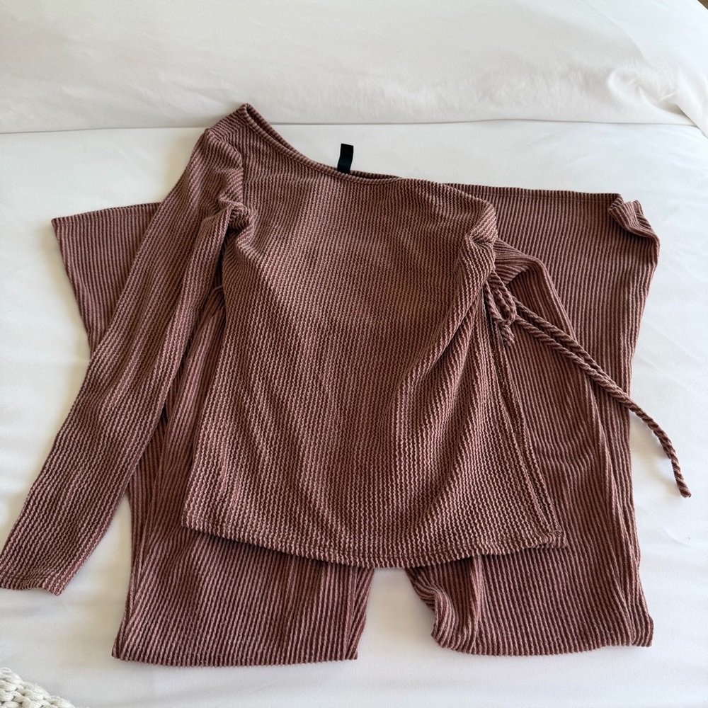 Windsor Ribbed Knit Set in Warm Brown